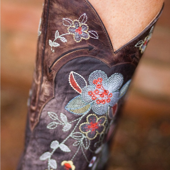 Embroidered Brown Cowboy Boots - Picture 4 of 8